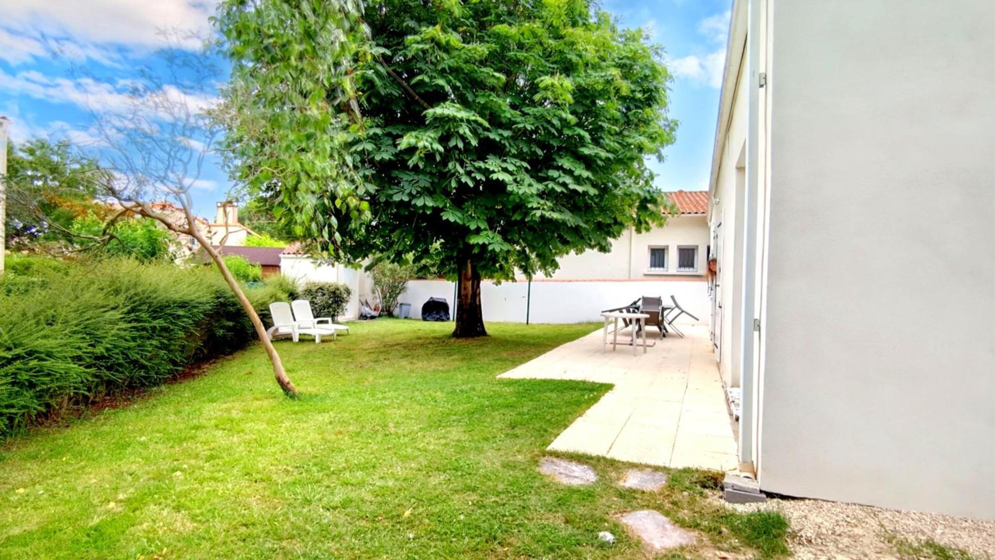 Sous Le Marronnier - Maison Pour 4 Avec Jardin Villa Royan Luaran gambar